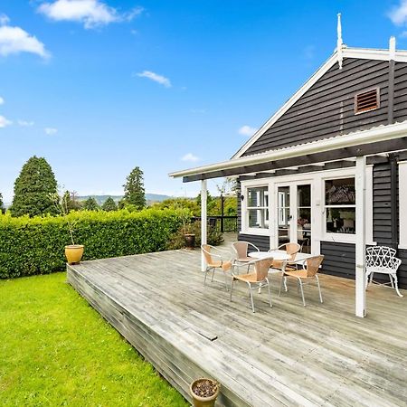 Springfield Rise Lodge - Rotorua Holiday Home Extérieur photo