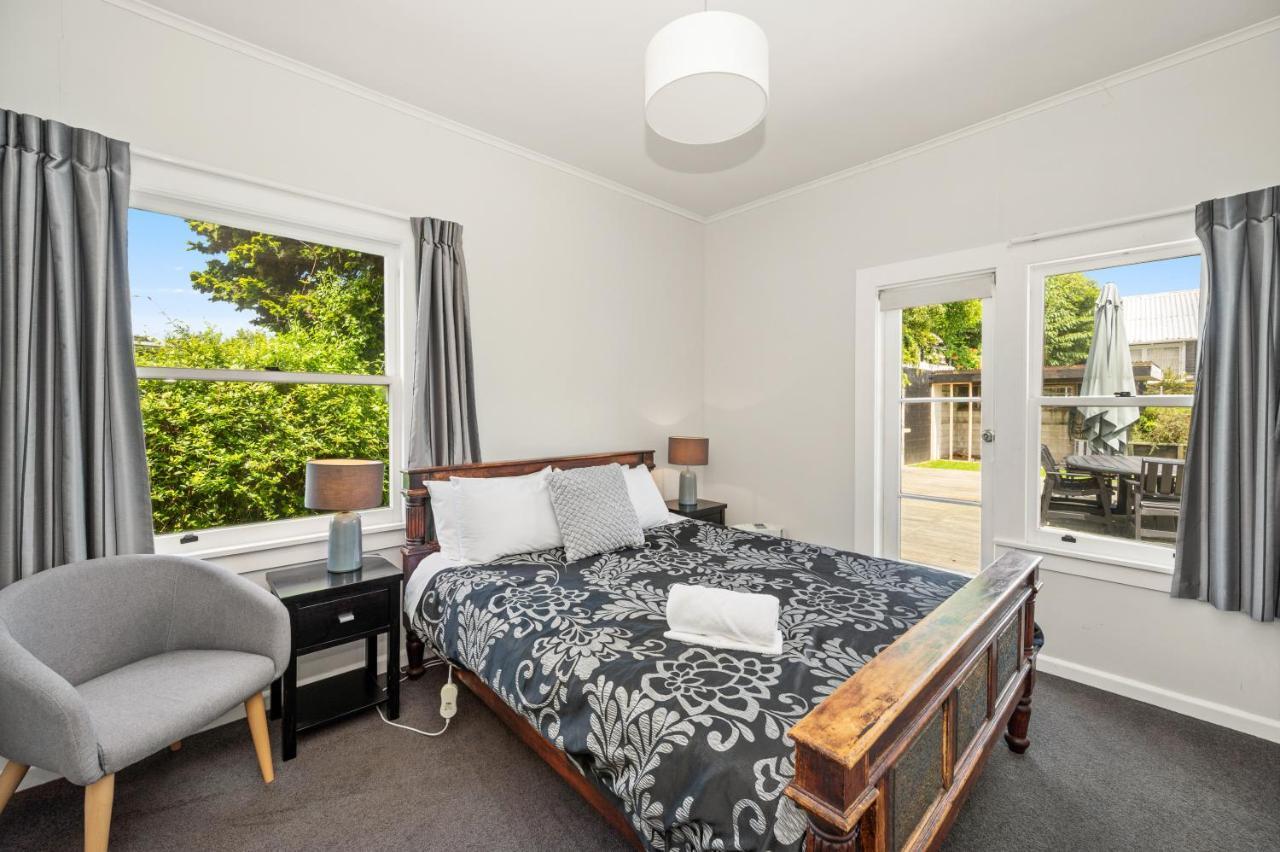 Springfield Rise Lodge - Rotorua Holiday Home Extérieur photo