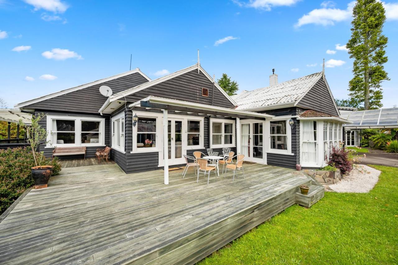 Springfield Rise Lodge - Rotorua Holiday Home Extérieur photo