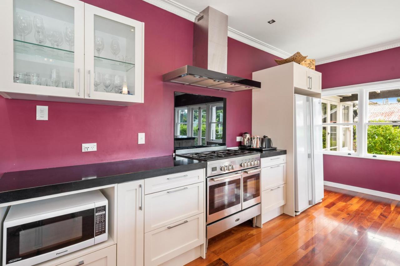 Springfield Rise Lodge - Rotorua Holiday Home Extérieur photo